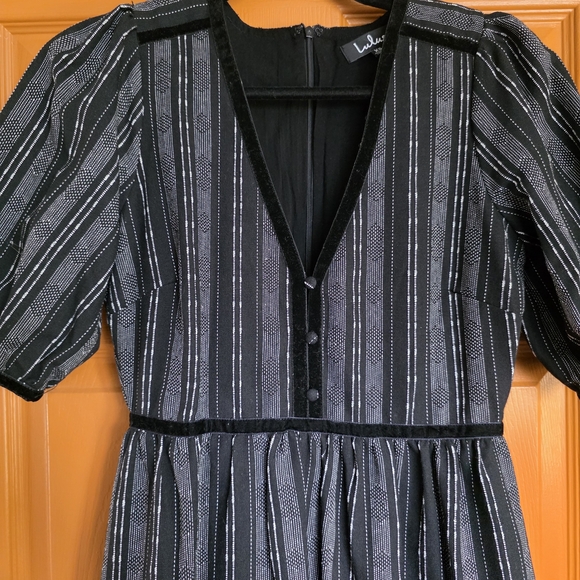 Lulu's Black Striped V-Neck Midi Dress - Picture 2 of 8